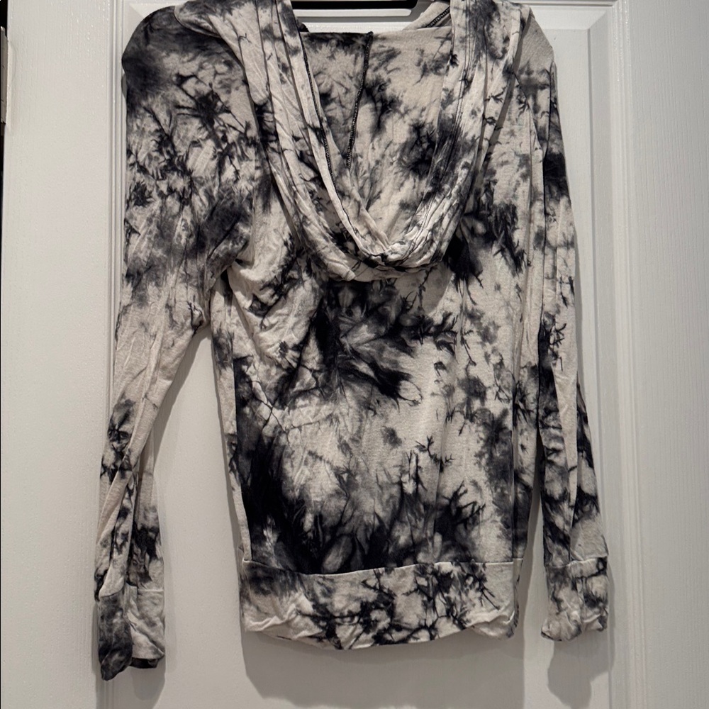 Vintage Havana Black and Gray Tie-Dye Sweater - Picture 3 of 7